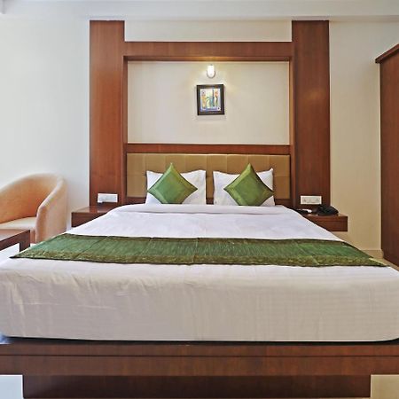 Treebo Akshaya Bull Temple Hotel บังกาลอร์ ภายนอก รูปภาพ