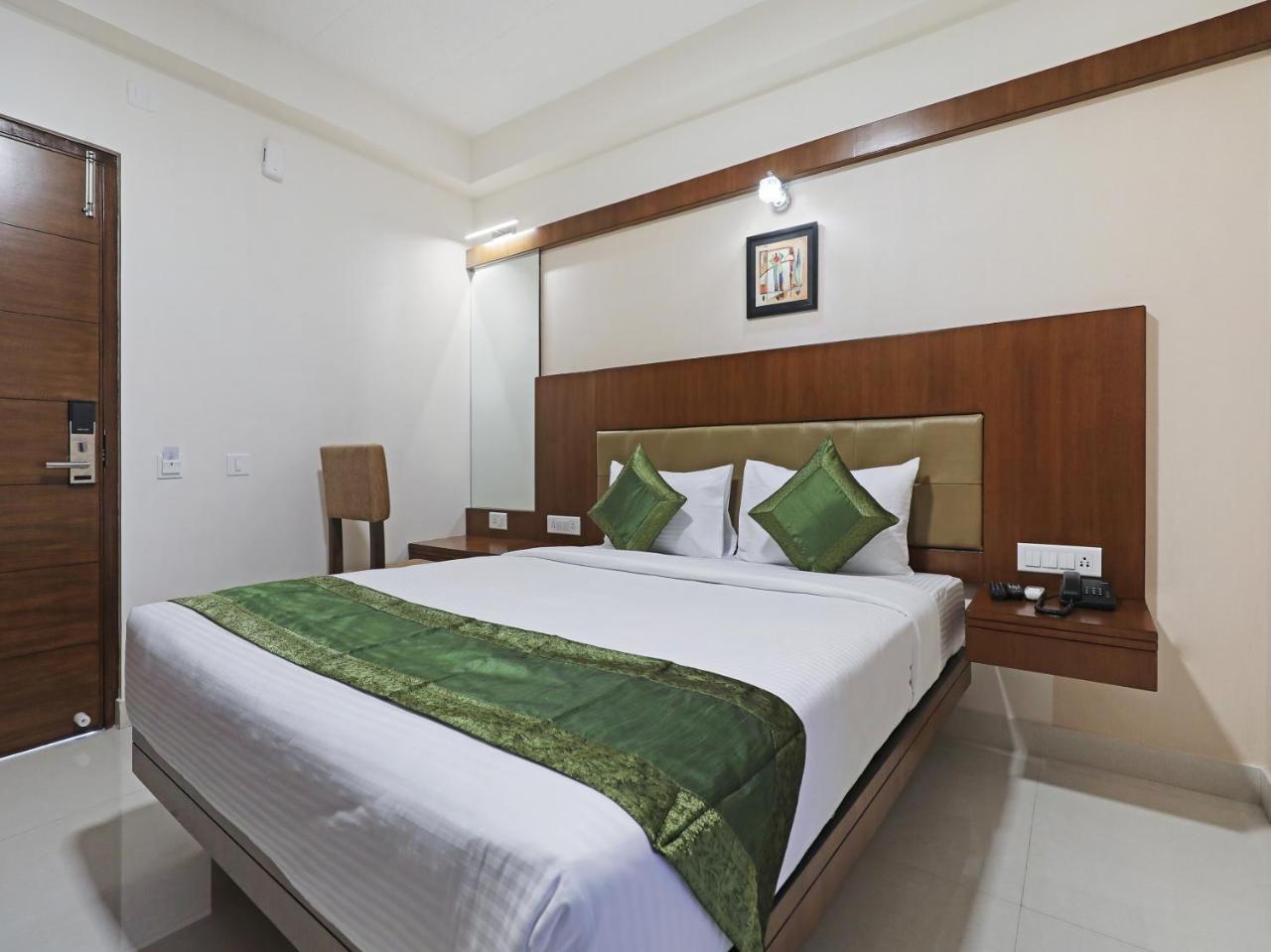 Treebo Akshaya Bull Temple Hotel บังกาลอร์ ภายนอก รูปภาพ